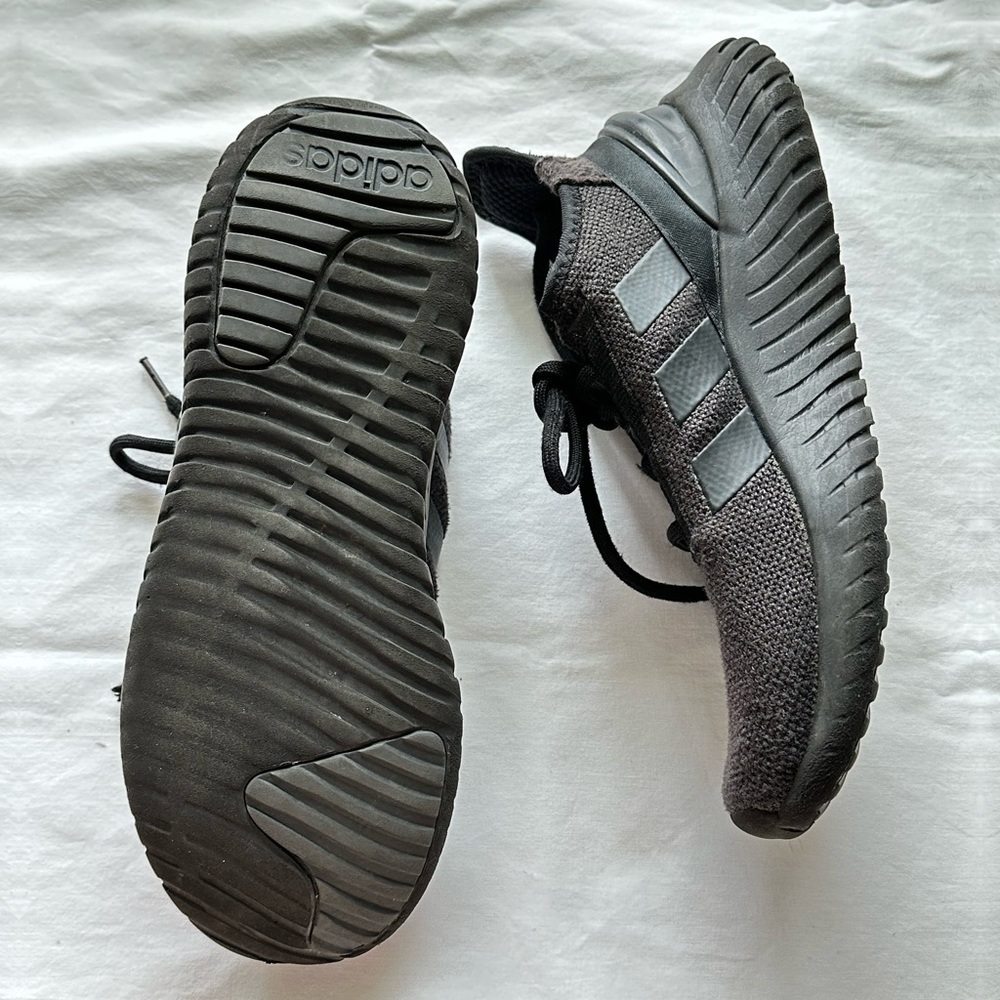 Shoes - Picture 3 of 4